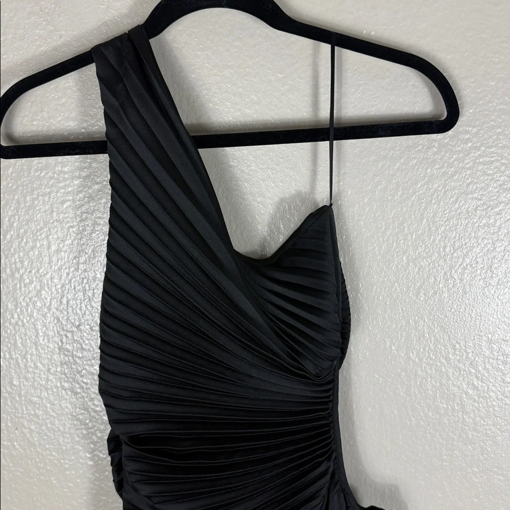 Delfi Collective Solie Pleated One-Shoulder Cutout Sheath Gown - Picture 8 of 10